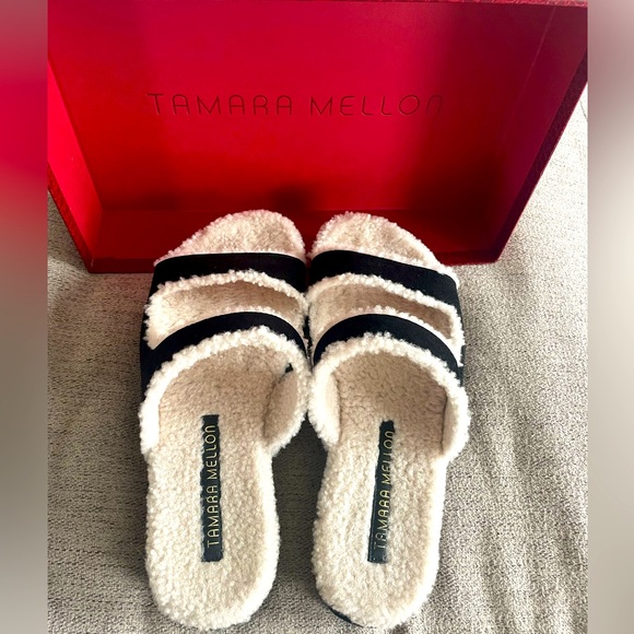 Tamara Mellon Shearling Sandals. Never worn. Size 7.5 - Picture 2 of 4